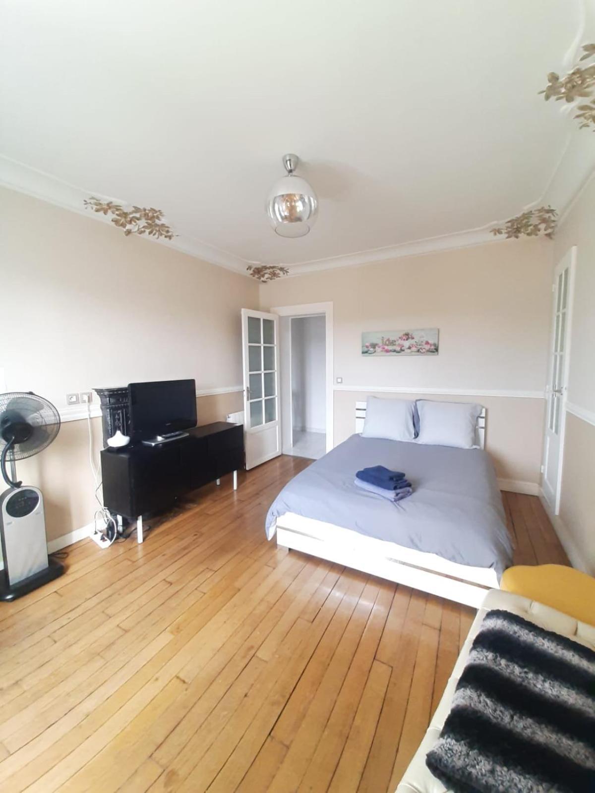 Appartement Lumineux A Arcueil-Cachan Bagian luar foto